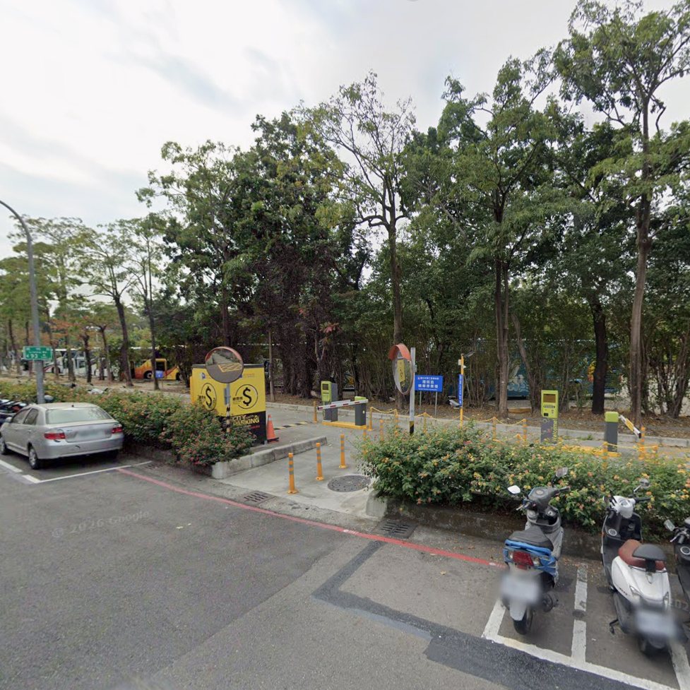 禮明路機車停車場入口實景
